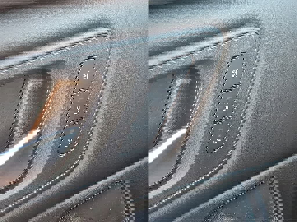 Used 2024 Nissan Rogue SL w/ SL Premium Package image 24