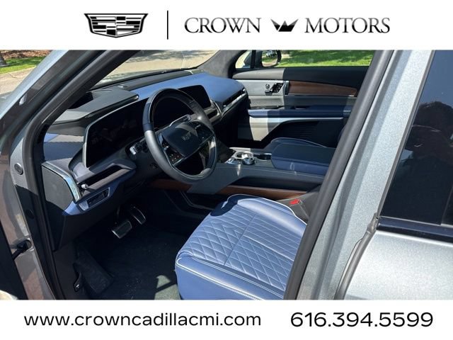 New 2026 Cadillac Vistiq Premium Luxury AWD/4WD image 17