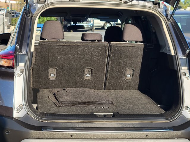 Used 2023 Nissan Rogue SV FWD image 24