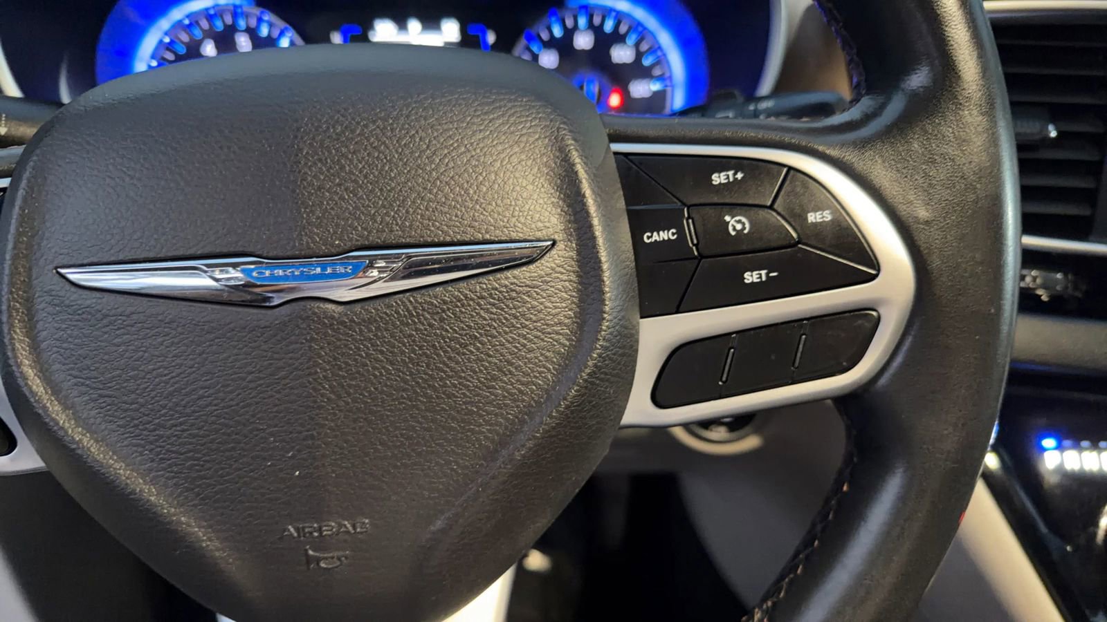 Used 2018 Chrysler Pacifica Touring-L image 20
