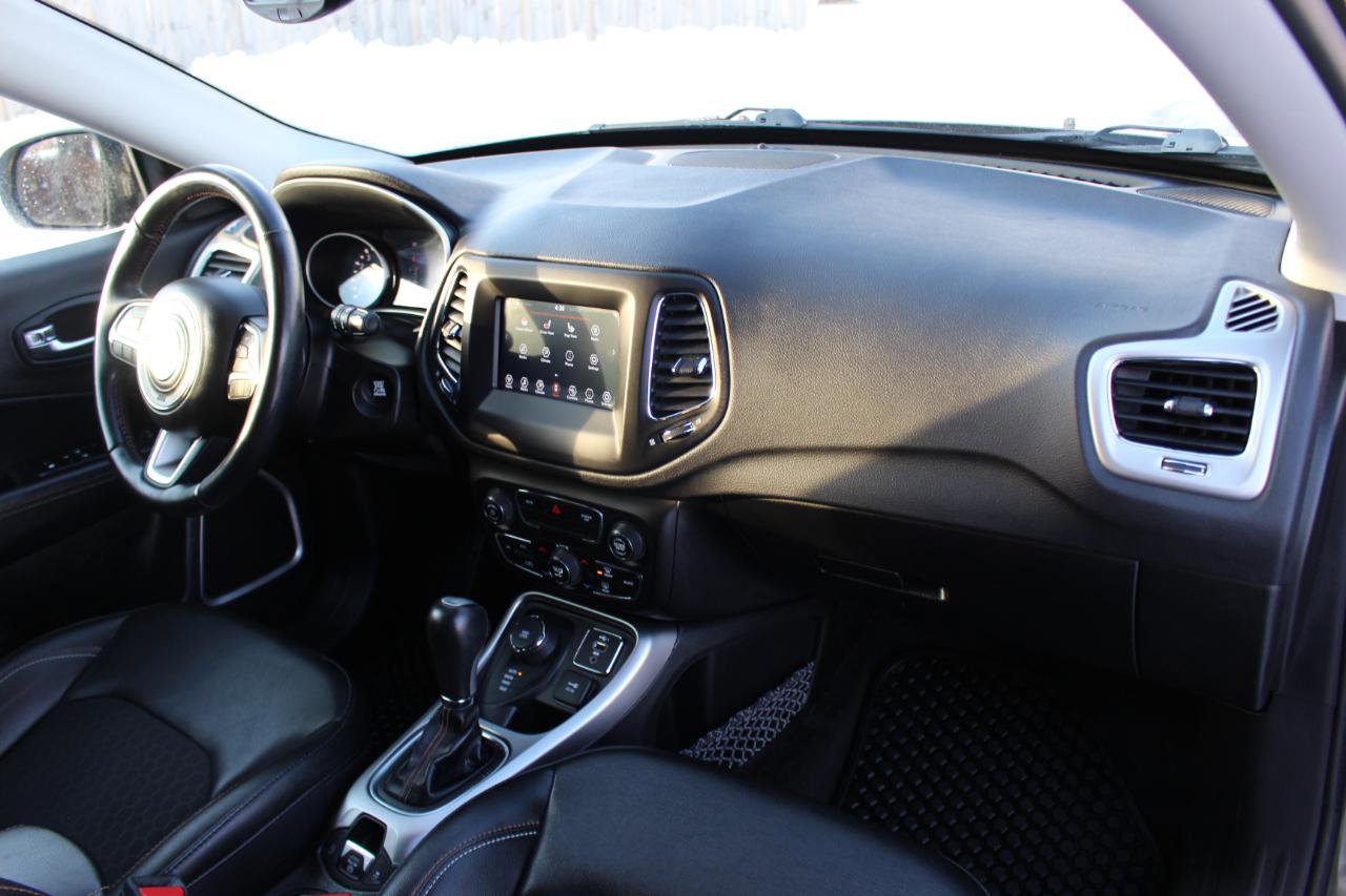 Used 2020 Jeep Compass Latitude w/ Popular Equipment Group image 41