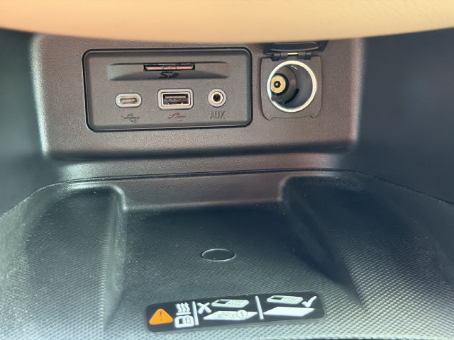 Used 2024 Chevrolet Equinox Premier FWD image 25