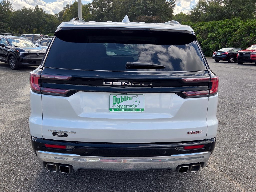 Certified 2025 GMC Acadia Denali w/ Super Cruise Package FWD image 9