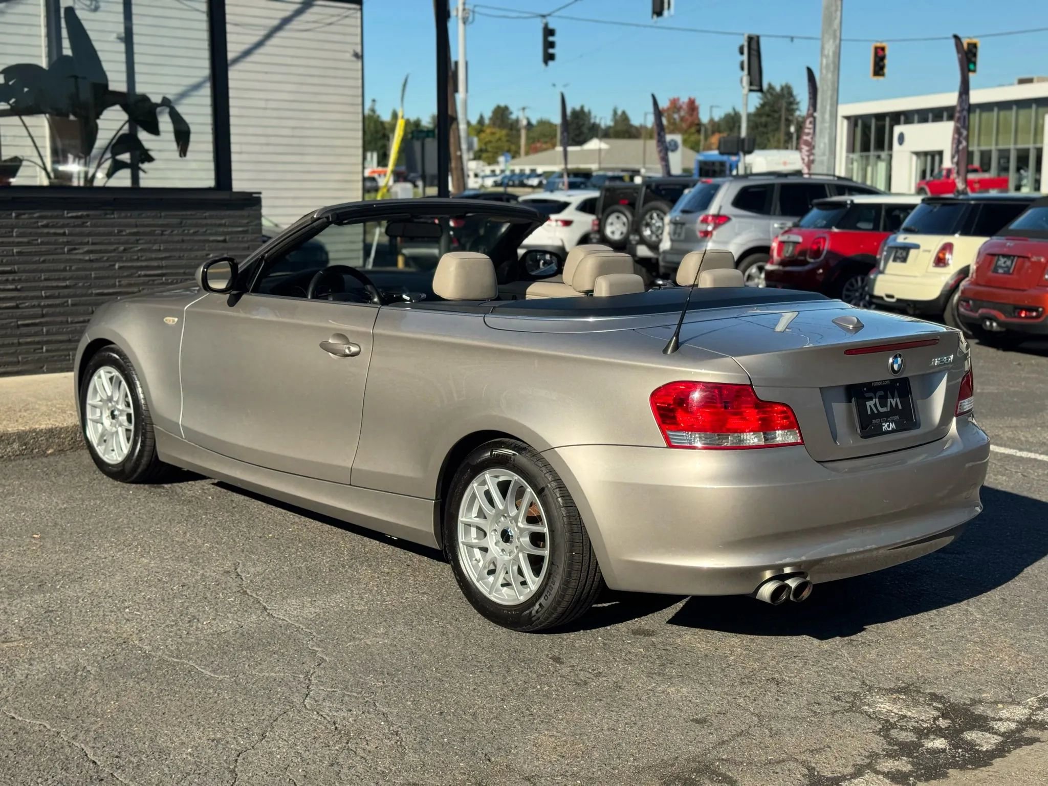 Used 2011 BMW 128i Convertible image 11
