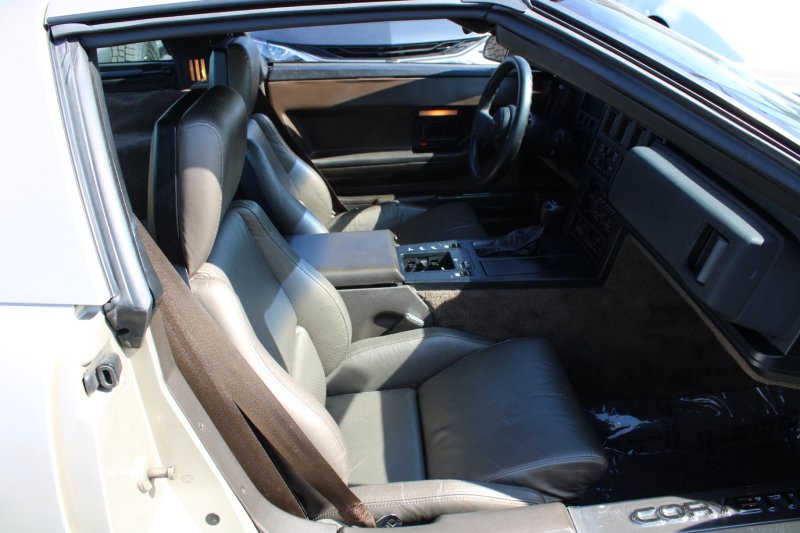 Used 1986 Chevrolet Corvette Coupe RWD image 8