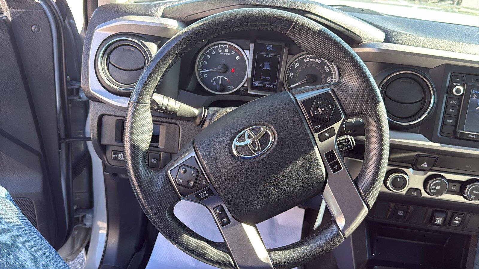 Used 2019 Toyota Tacoma SR5 AWD/4WD image 17