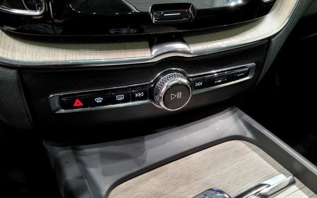 Used 2022 Volvo XC60 B5 Inscription w/ Advanced Package image 26