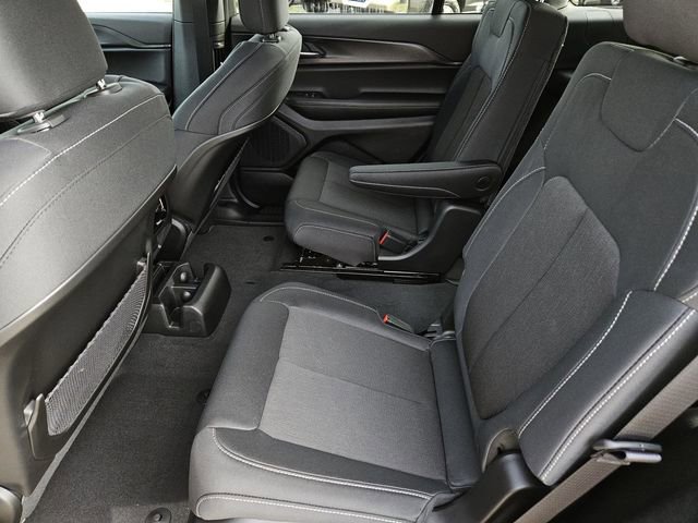 New 2025 Jeep Grand Cherokee L Laredo image 29