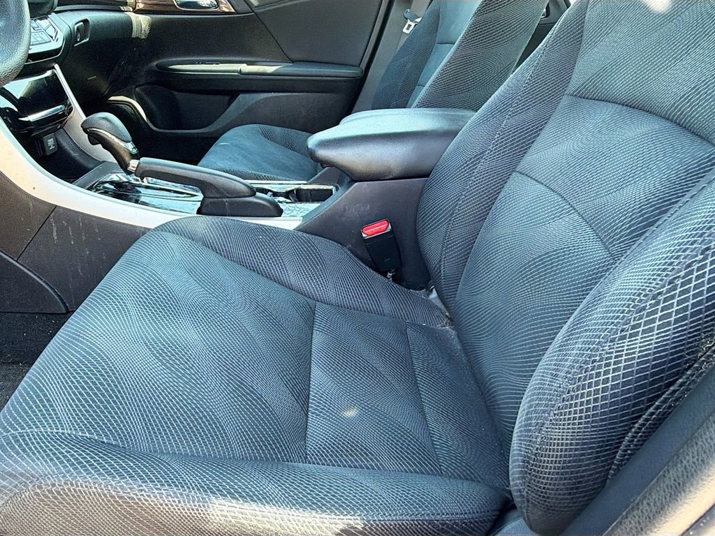 Used 2017 Honda Accord EX image 21