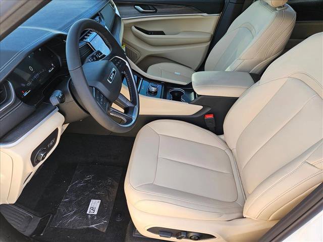 New 2025 Jeep Grand Cherokee Limited image 4