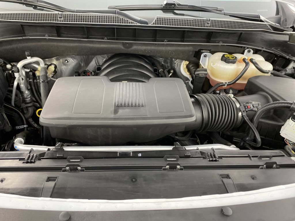 Used 2025 Chevrolet Tahoe LT AWD/4WD image 31