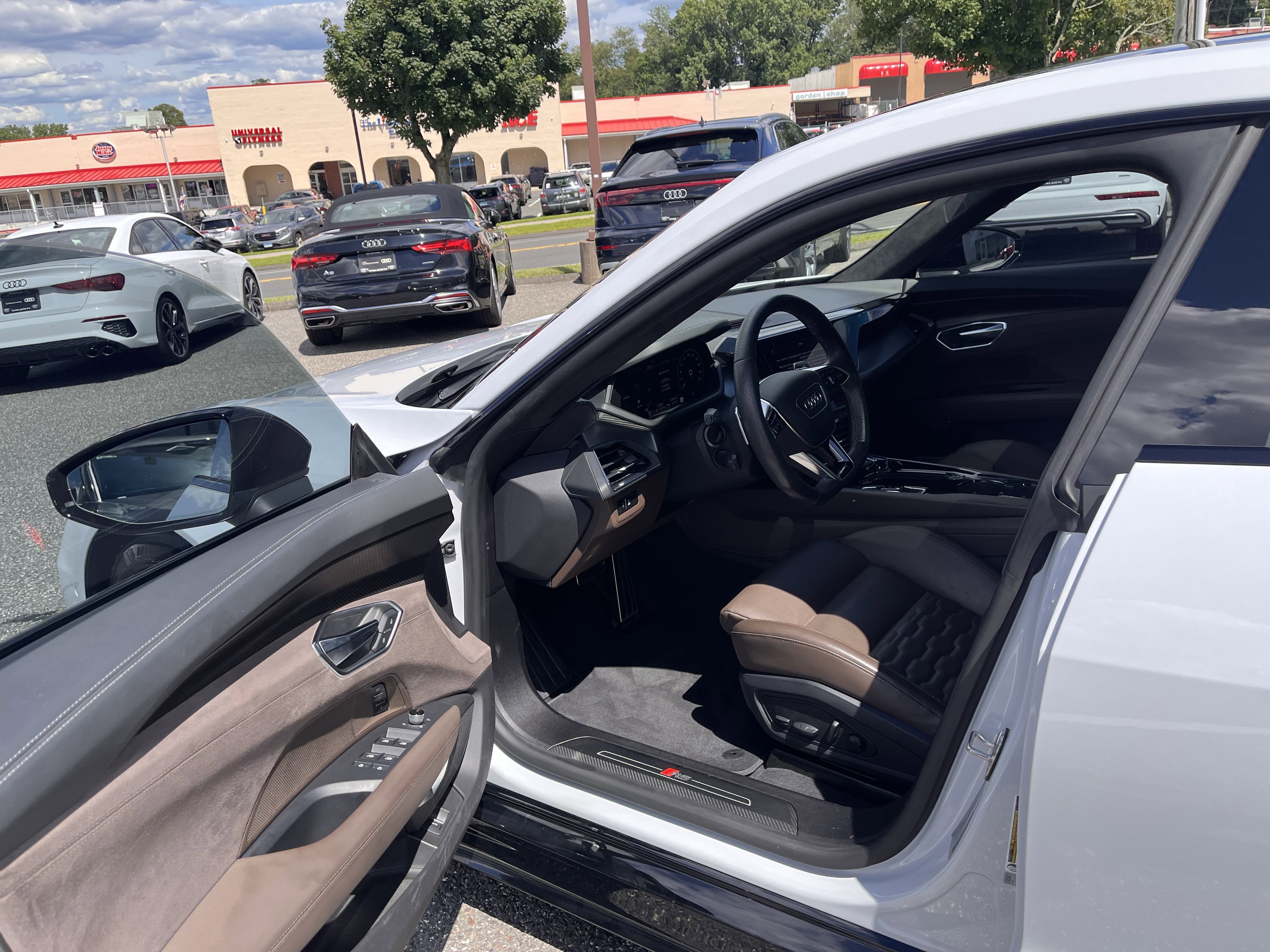 Certified 2023 Audi RS e-tron GT w/ Carbon Performance Package AWD/4WD image 6