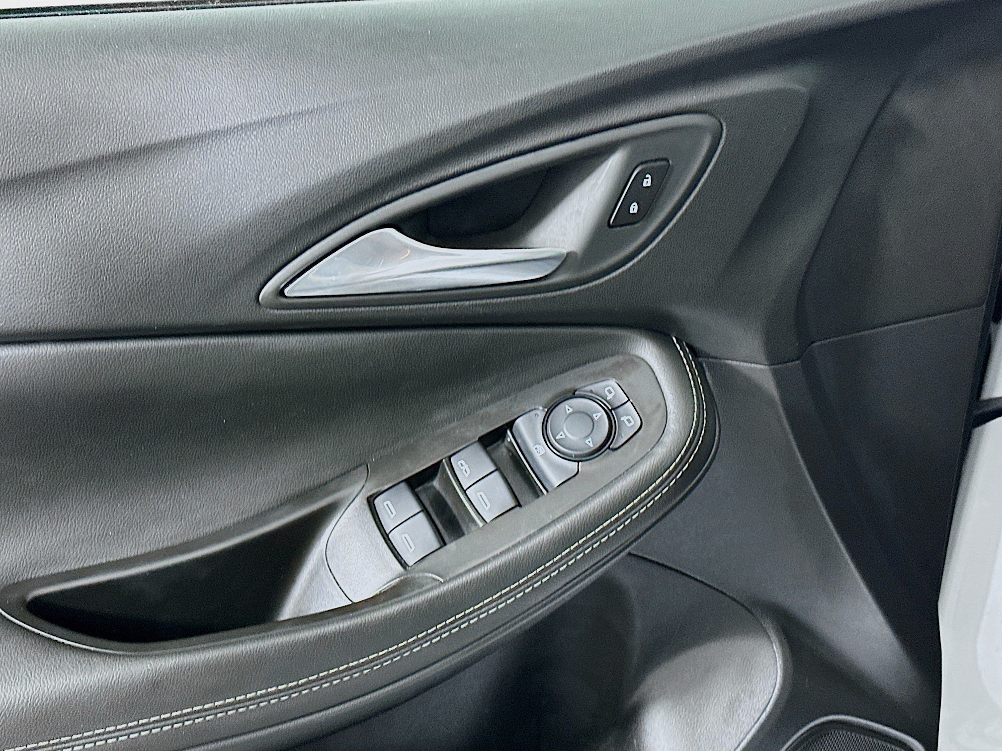 Used 2025 Buick Encore GX Preferred FWD image 15