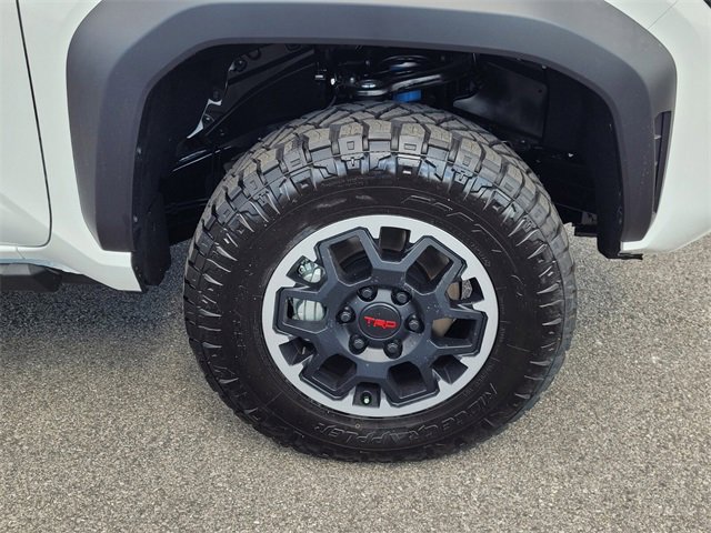 Used 2024 Toyota Tacoma TRD Off-Road image 9