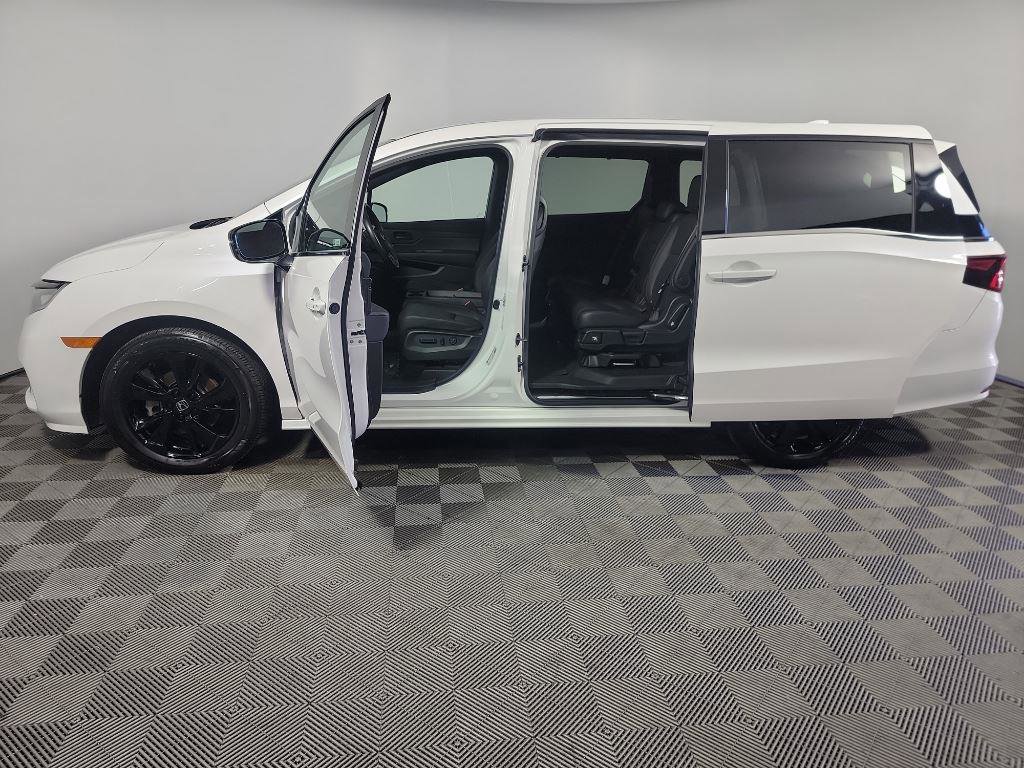 Certified 2024 Honda Odyssey Sport image 16
