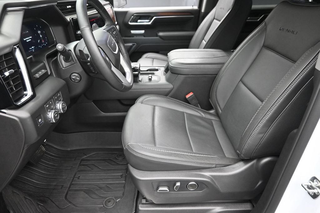 Used 2026 GMC Sierra 1500 Denali w/ Technology Package AWD/4WD image 15