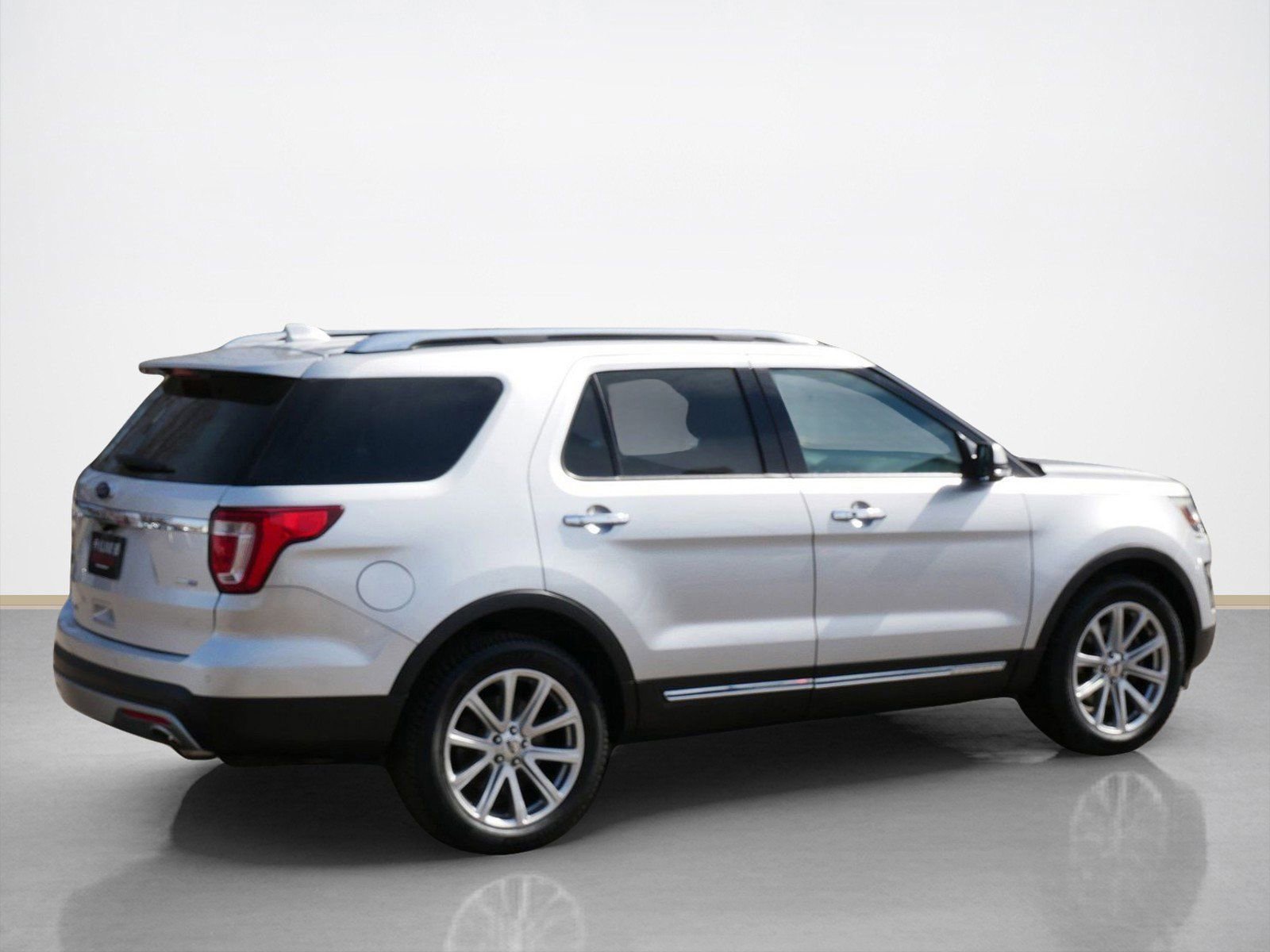 Used 2016 Ford Explorer Limited image 3