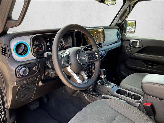 Used 2024 Jeep Wrangler Unlimited Sahara AWD/4WD image 14