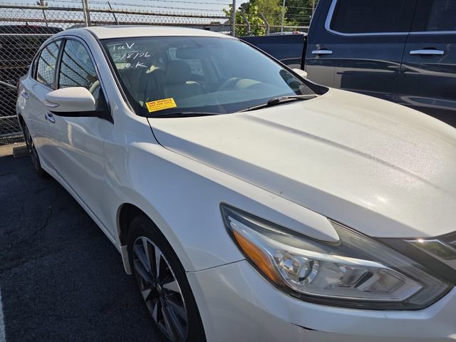Used 2016 Nissan Altima 2.5 SL w/ 2.5 Technology Package FWD image 4