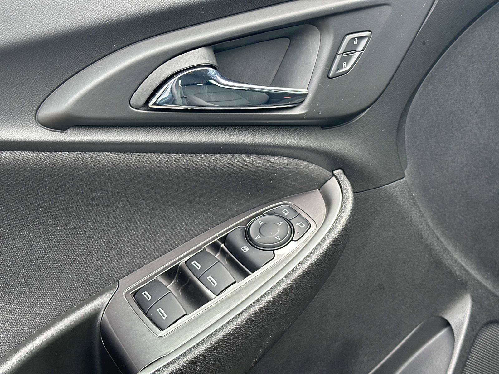 Certified 2020 Chevrolet Malibu LS FWD image 15