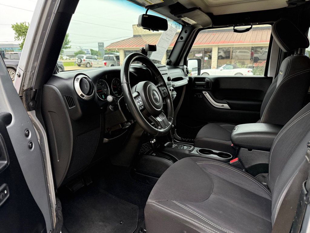 Used 2013 Jeep Wrangler Sahara w/ Connectivity Group AWD/4WD image 14