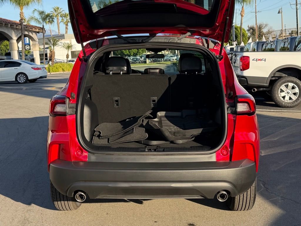 Certified 2025 Ford Escape ST-Line w/ Equipment Group 301A image 10