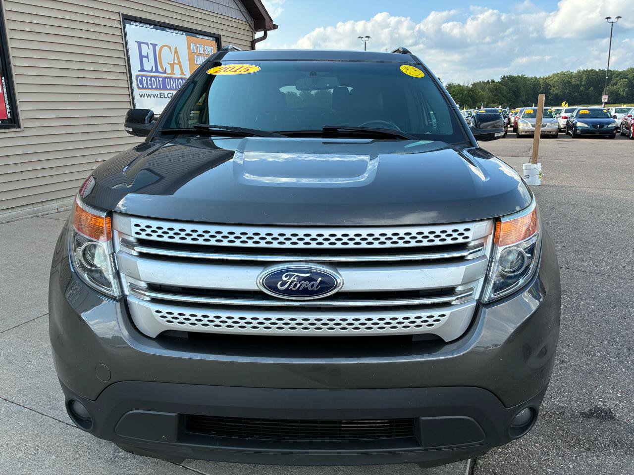 Used 2015 Ford Explorer XLT w/ Equipment Group 202A AWD/4WD image 2