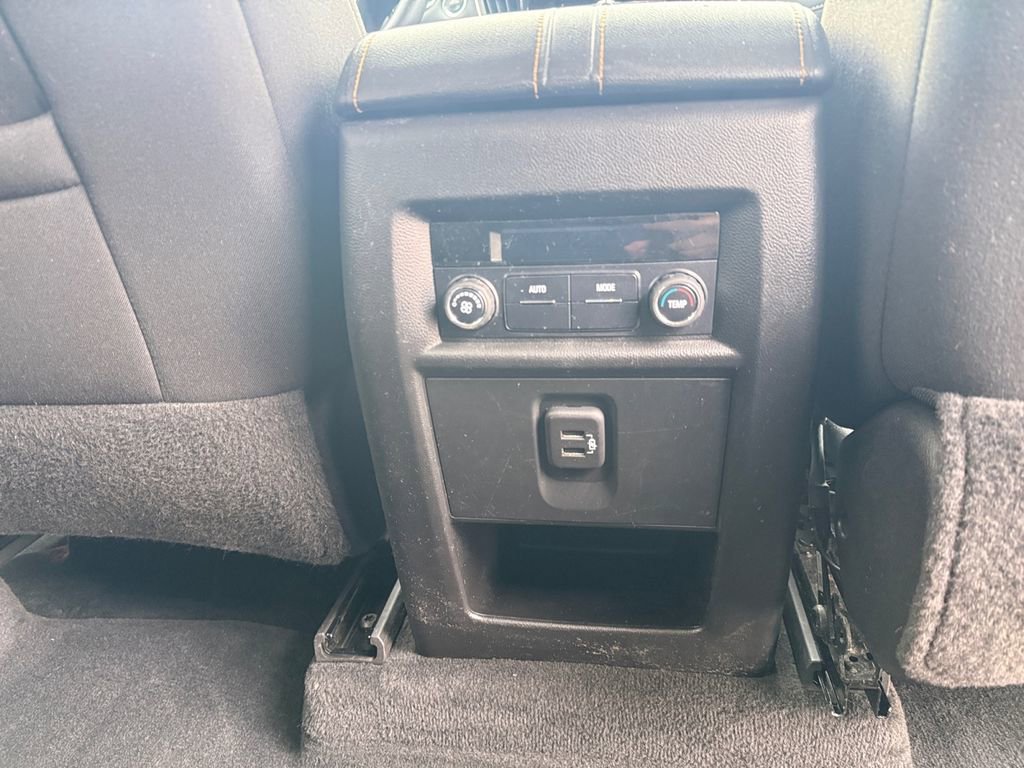 Used 2021 Chevrolet Traverse LS image 17