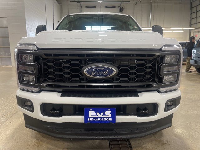 New 2025 Ford F250 XLT w/ FX4 Off-Road Package image 13