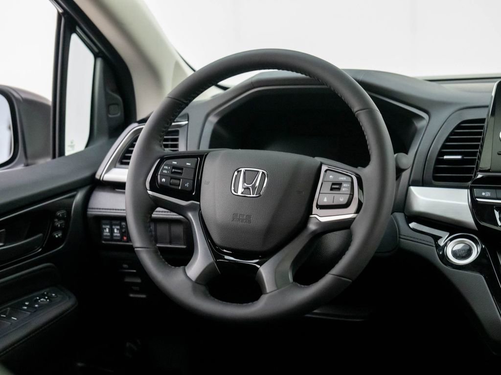 New 2026 Honda Odyssey Touring image 11