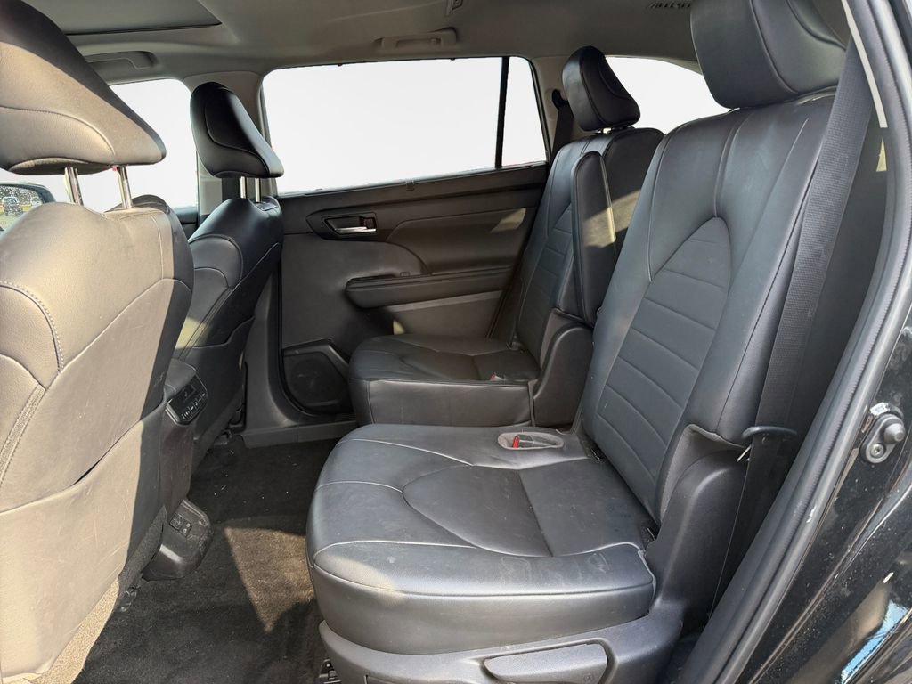 Used 2023 Toyota Highlander XLE image 23
