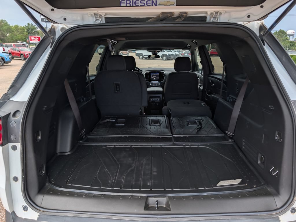 Used 2023 Chevrolet Traverse LT w/ LPO, Floor Liner Package AWD/4WD image 21
