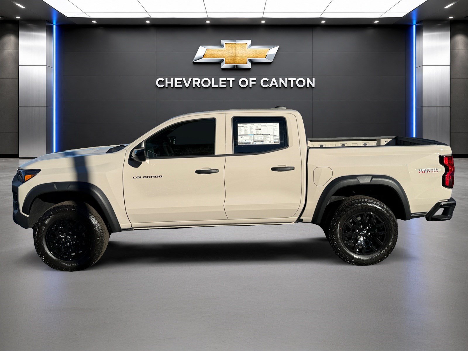 Used 2026 Chevrolet Colorado Trail Boss AWD/4WD image 8
