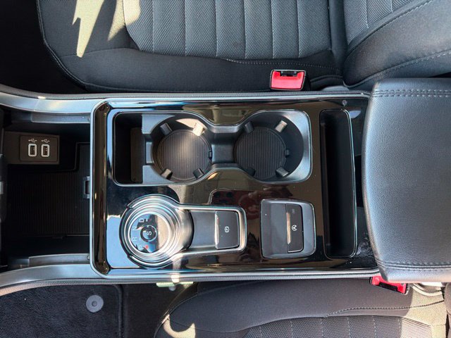 Certified 2020 Ford Edge SE FWD image 18