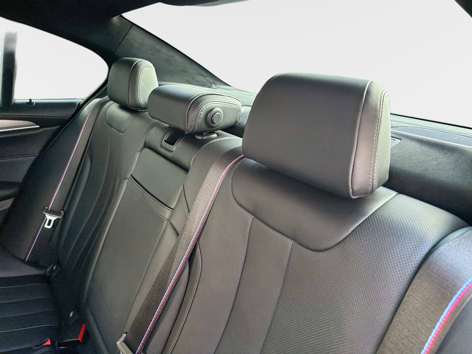 Used 2019 BMW M5 w/ Executive Package image 32