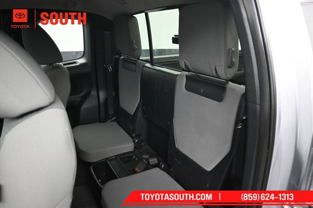 Used 2016 Toyota Tacoma SR5 AWD/4WD image 24