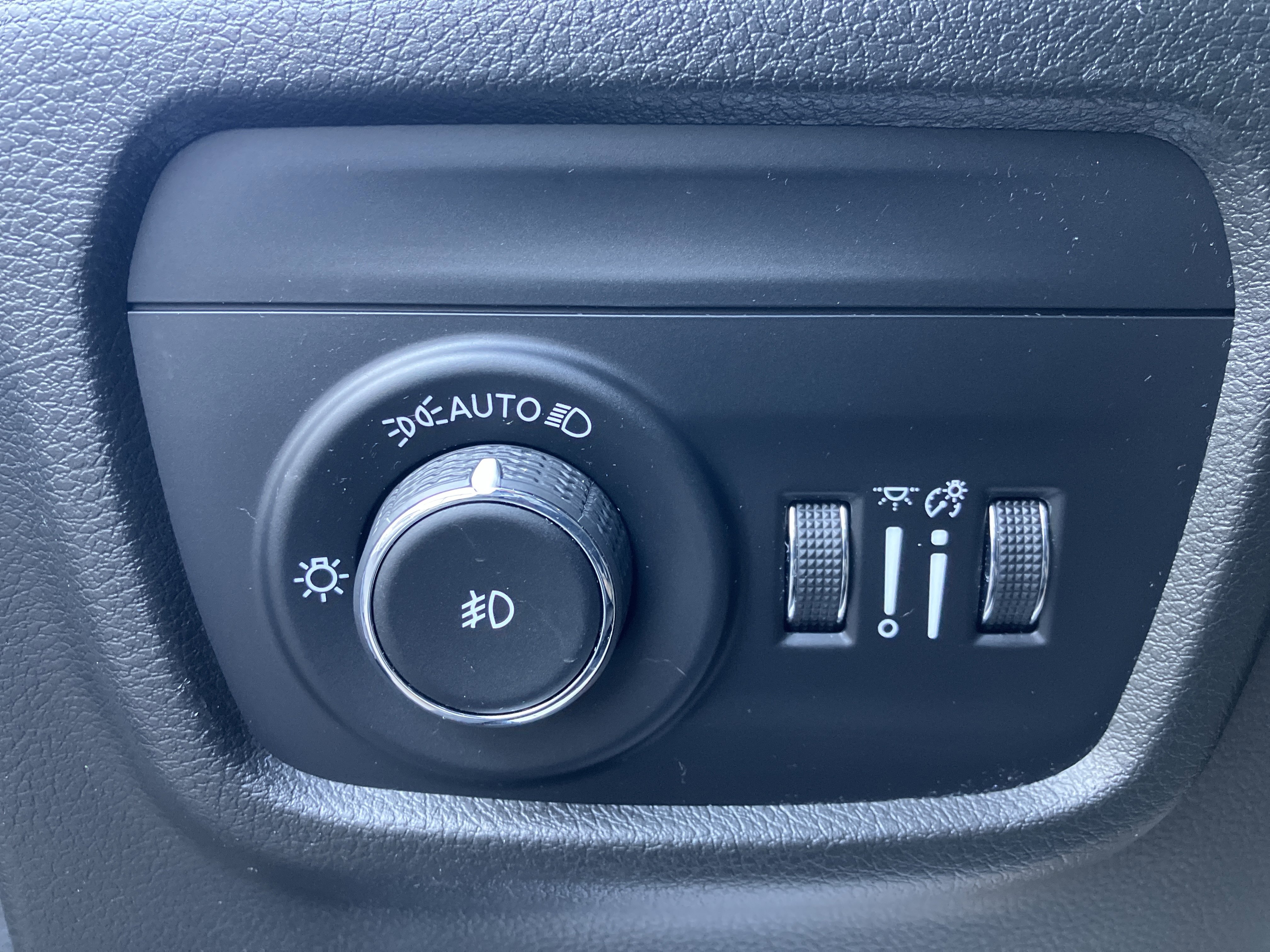 Used 2022 Jeep Grand Cherokee Limited w/ Luxury Tech Group II image 20