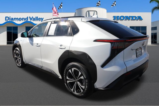 Used 2023 Toyota bZ4X XLE image 4