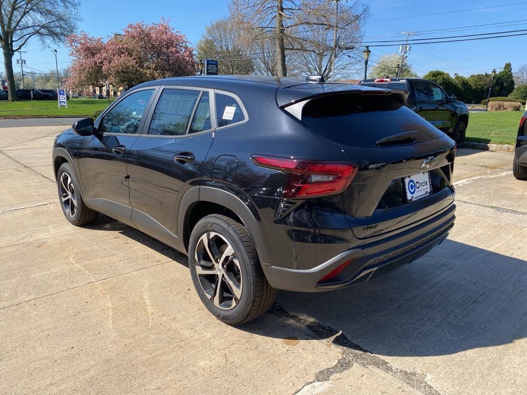 New 2026 Chevrolet Trax RS w/ Driver Confidence Package FWD image 8