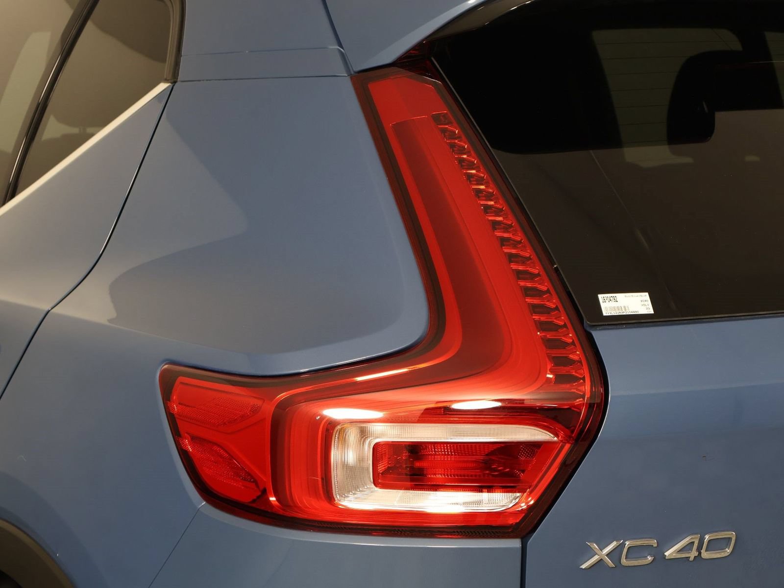 Used 2023 Volvo XC40 B5 Plus w/ Protection Package Premier AWD/4WD image 18
