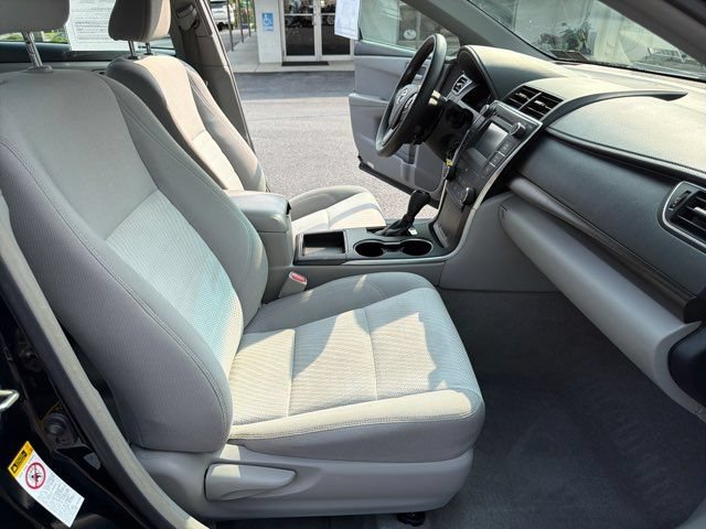 Used 2017 Toyota Camry LE FWD image 22