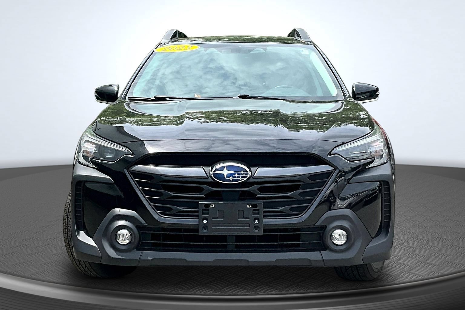 Used 2023 Subaru Outback Premium AWD/4WD image 2