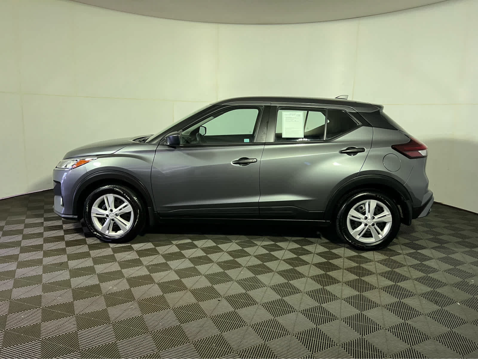 Certified 2025 Nissan Kicks Play S FWD image 4