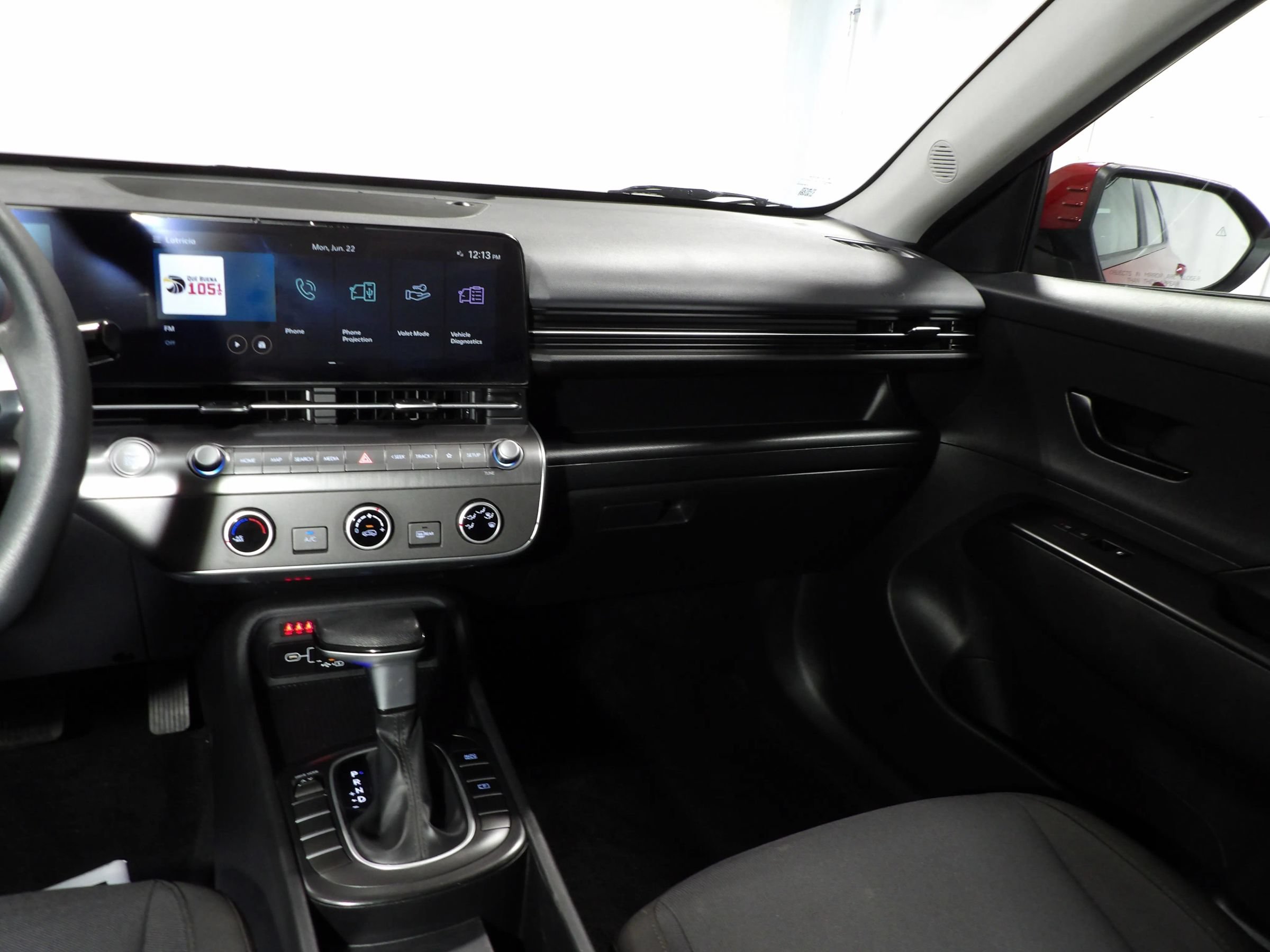 Used 2025 Hyundai Kona SE FWD image 12