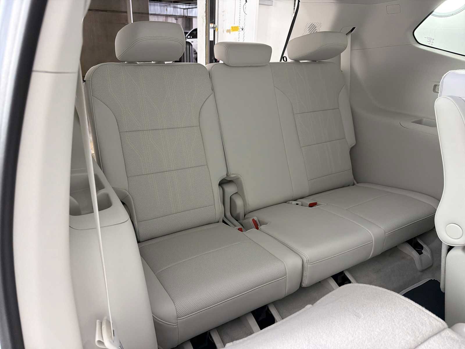 New 2026 Buick Enclave Avenir w/ Super Cruise Package FWD image 15