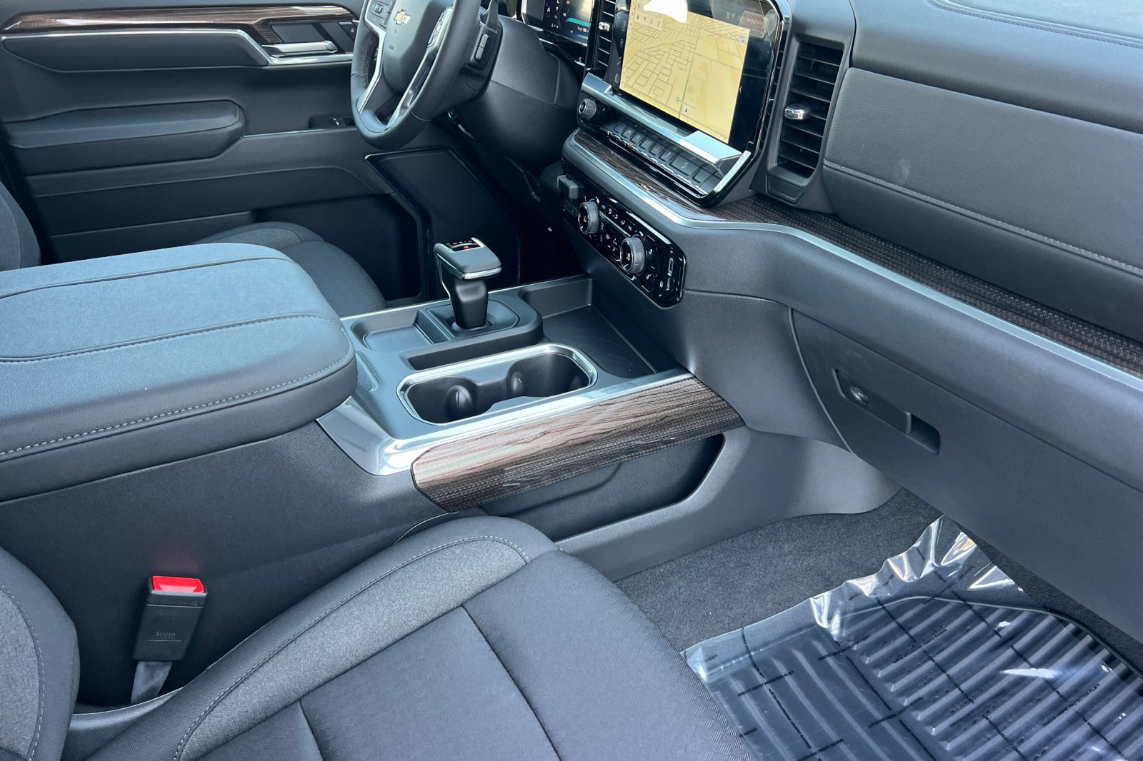 New 2026 Chevrolet Silverado 1500 LT w/ Z71 Off-Road Package AWD/4WD image 17
