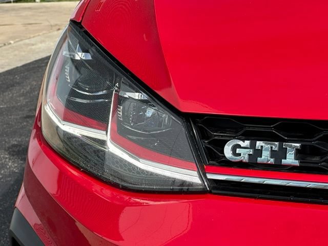 Used 2018 Volkswagen GTI SE w/ SE Leather Package FWD image 11