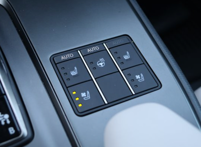 Used 2025 Lexus UX 300h FWD w/ Accessory Package (Z1) image 11