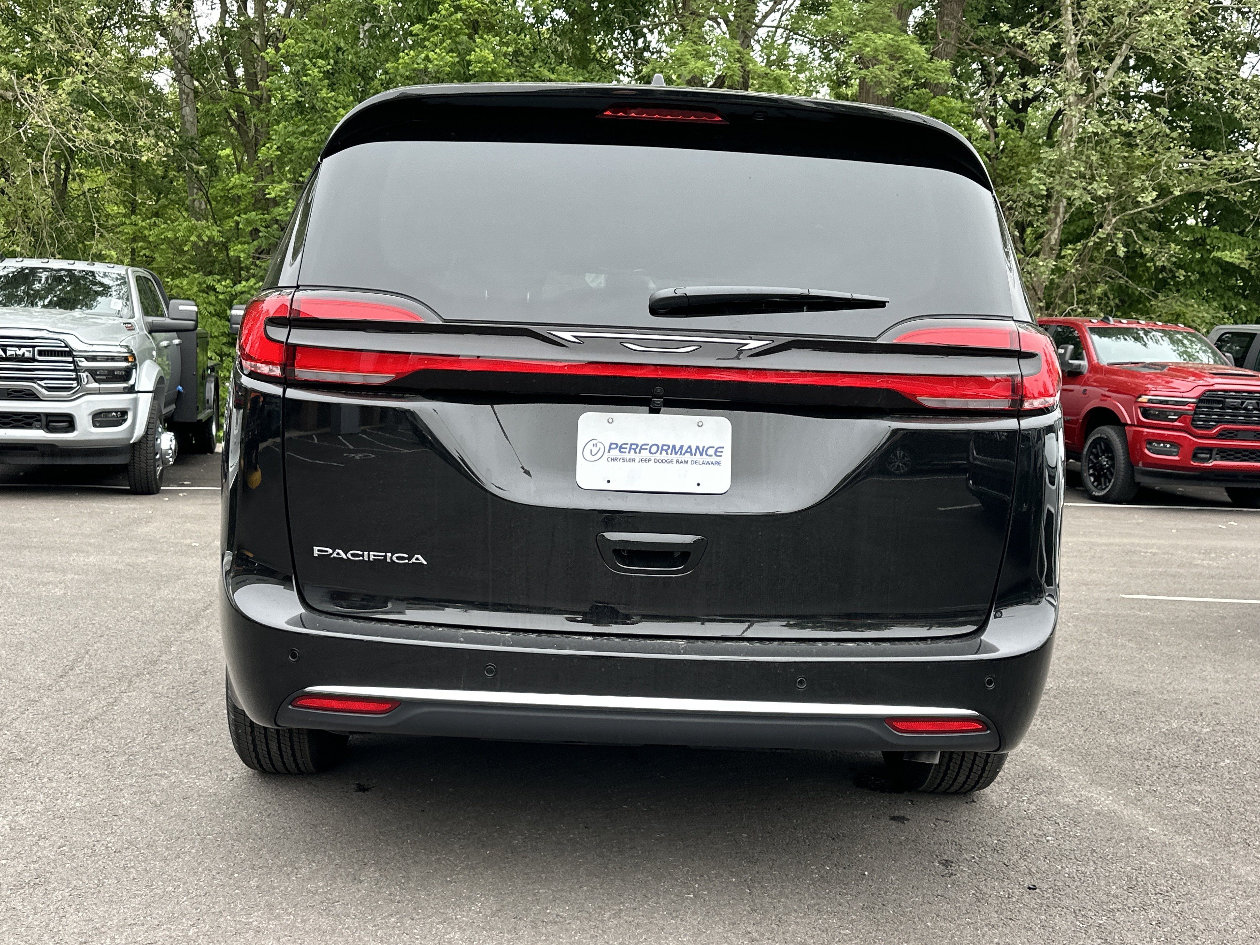 New 2027 Chrysler Pacifica Select FWD image 14