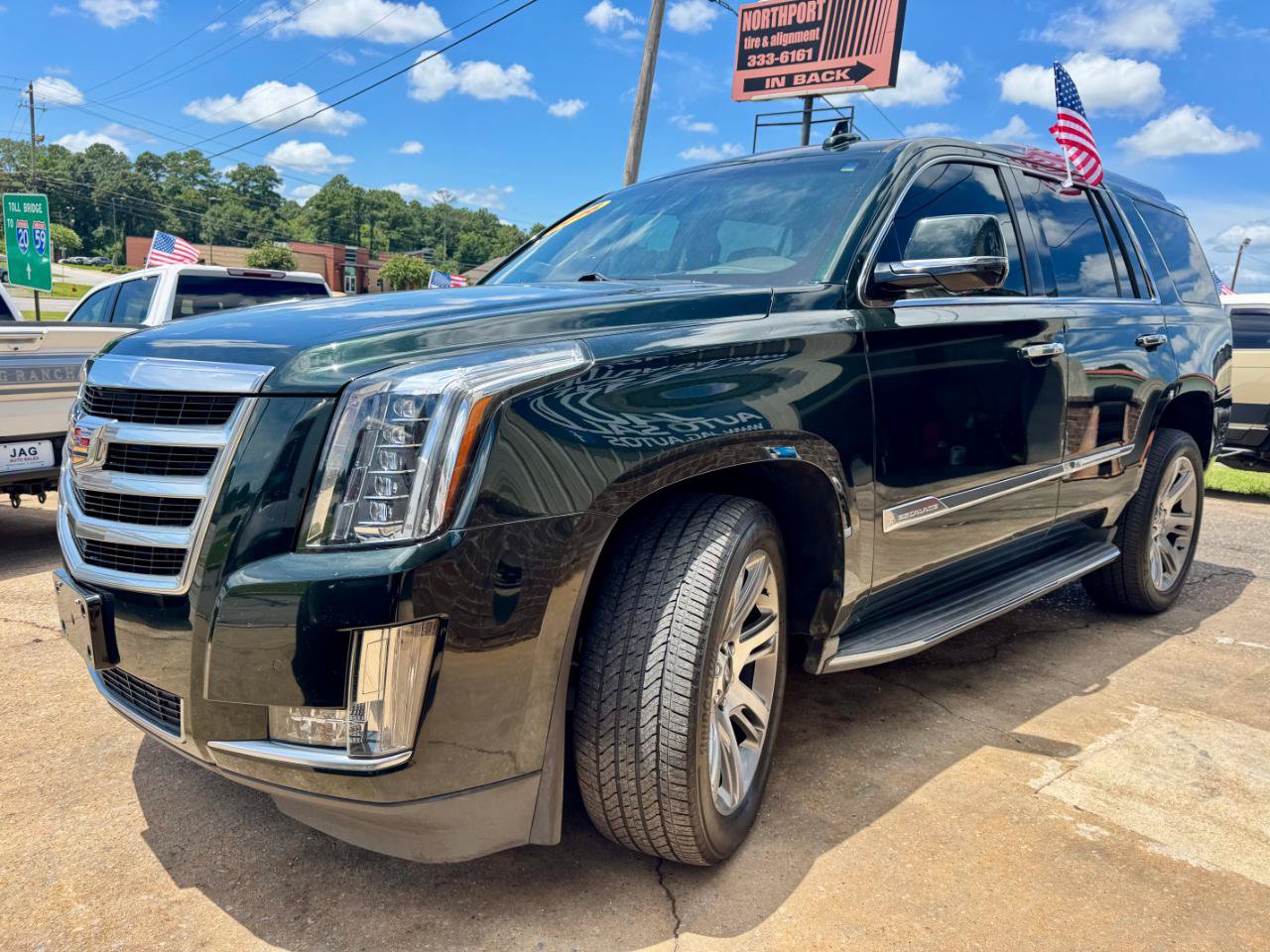 Used 2016 Cadillac Escalade Luxury AWD/4WD image 4